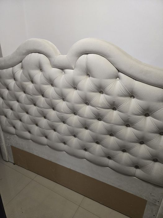 Tablie pat cu nasturi