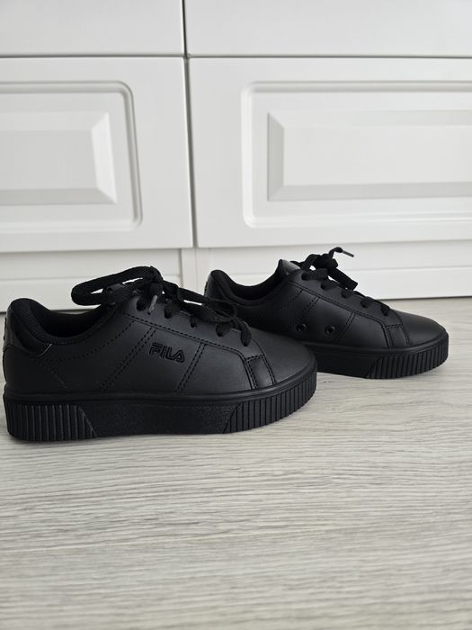 Adidasi Fila noi 32