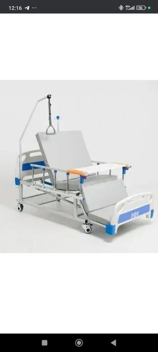 Кровать для лежачих больных с двумя электромоторами