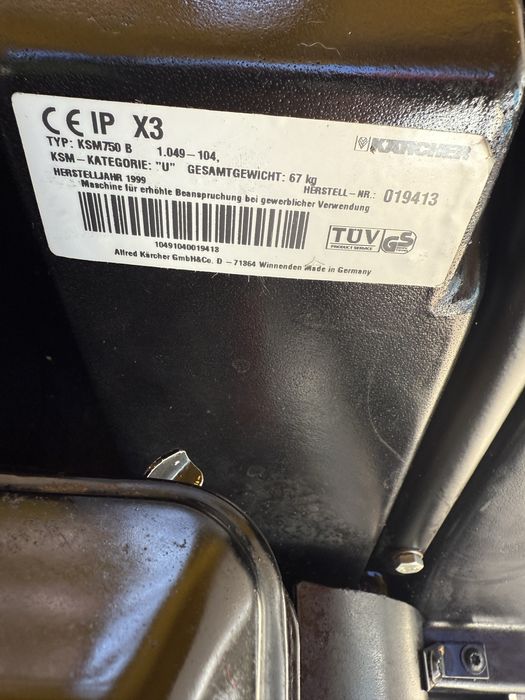 Aspirator curte karcher KSM 750 B Mătură benzina Măturatoare