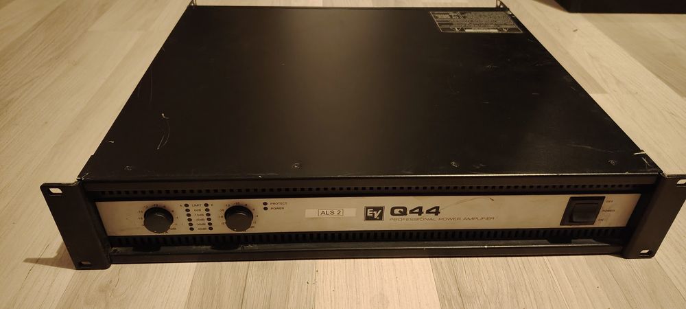 Electro Voice q44