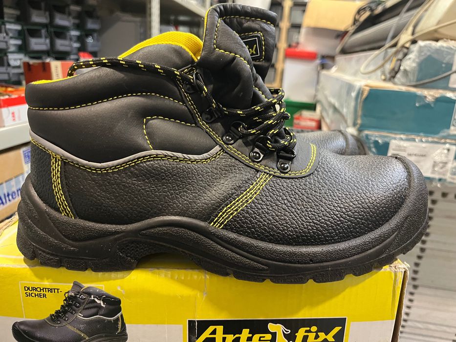 Vând bocanci de protecție, 42, Artefix, S3