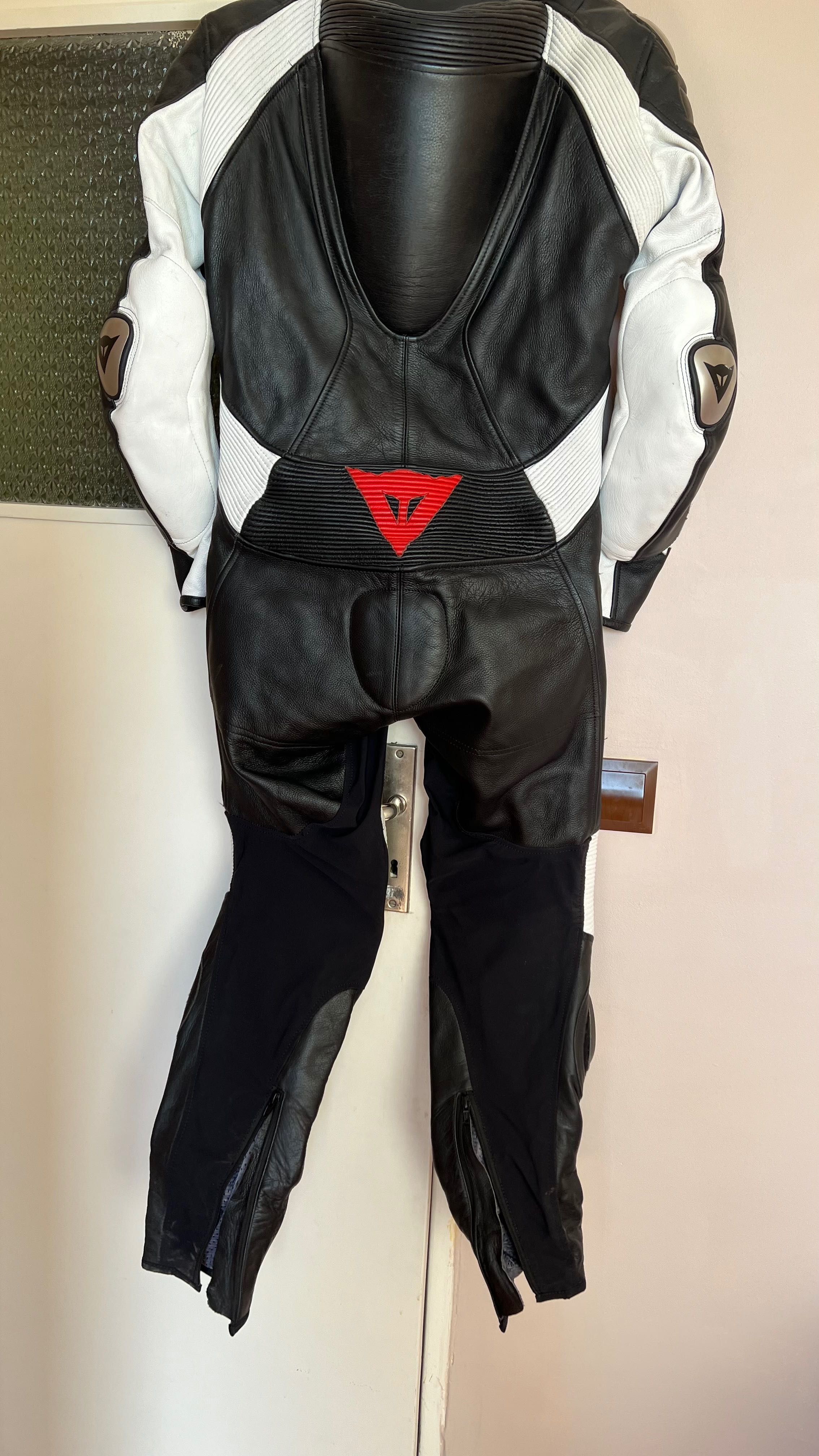 Цял костюм Dainese