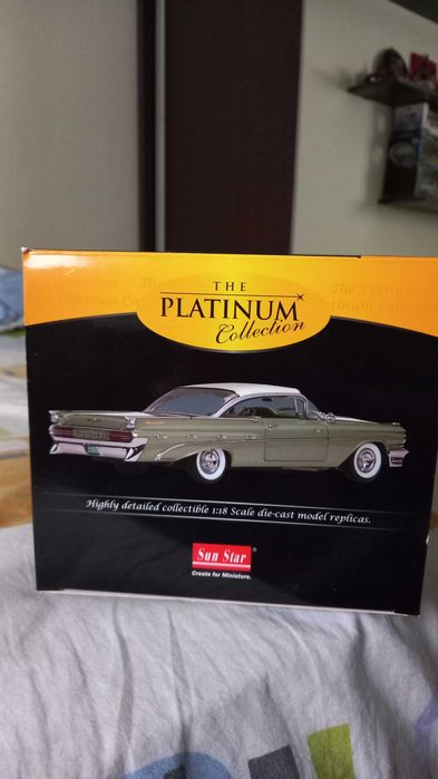 Vand macheta auto Pontiac Bonneville Hard Top 1959 scara 1/18