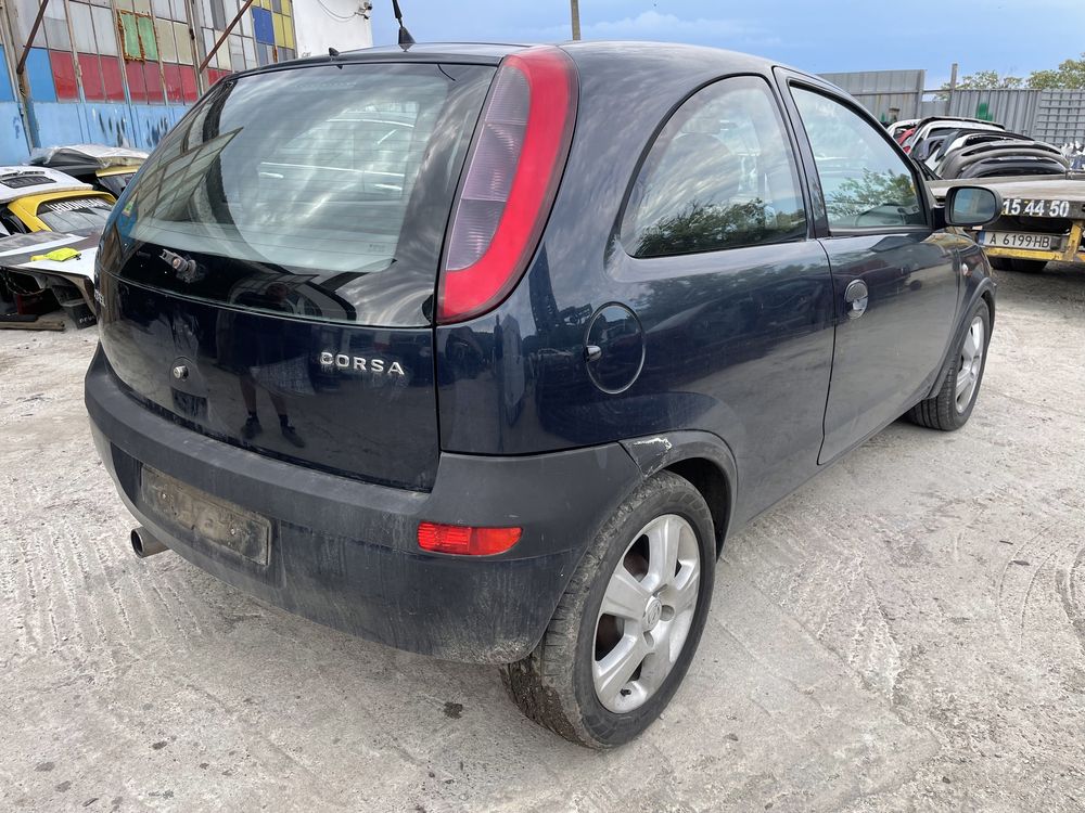 Opel Corsa C 1.0 12v 58hp 2002г На Части