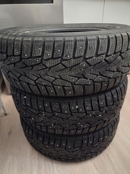 Зимние шины R16 в идеальном состоянии 3шт