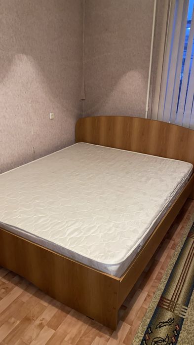 Продам кровать с тумбочкой