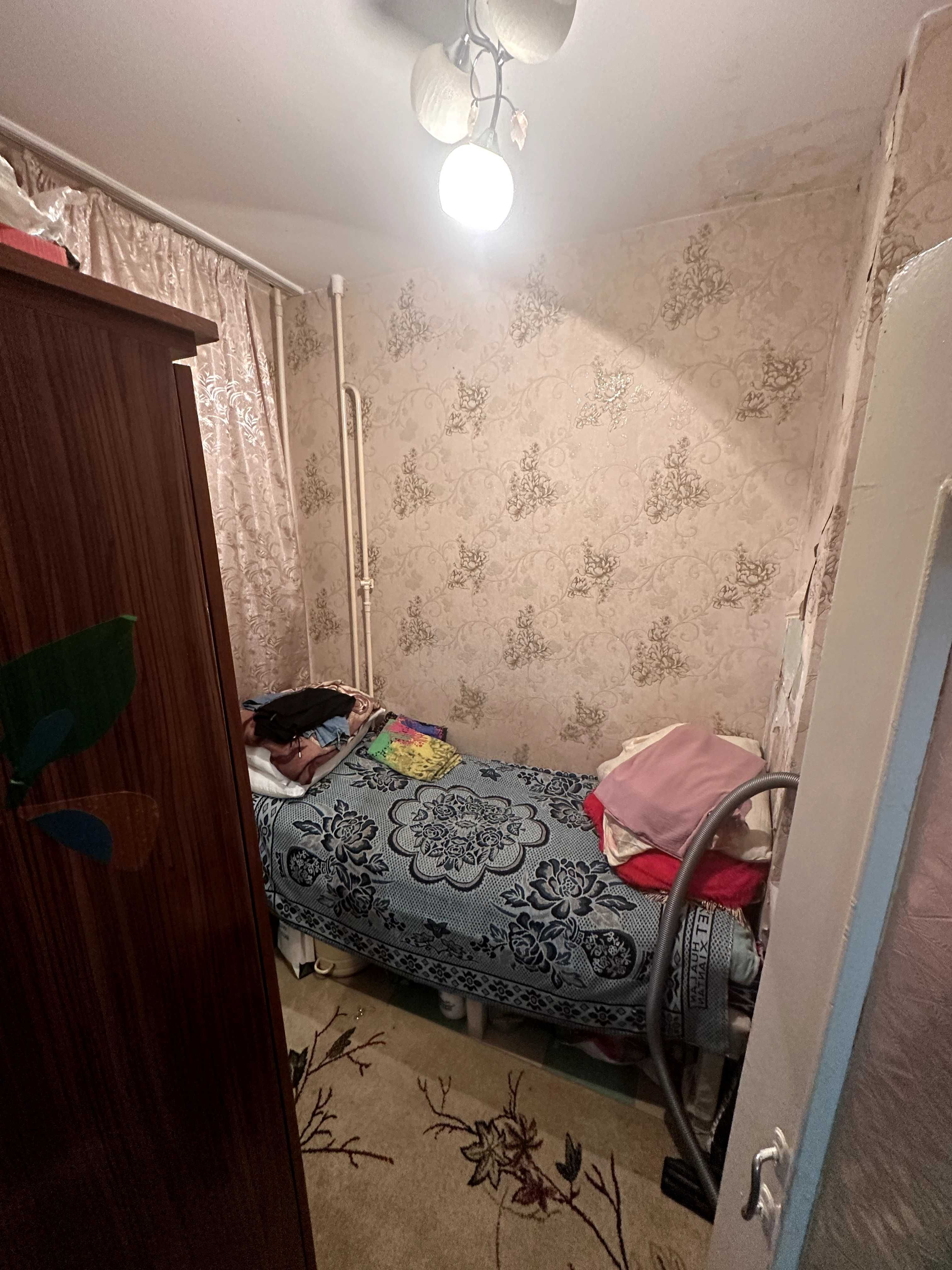 Продаю 1-комнатную квартиру переделанную в 2х-комнатную