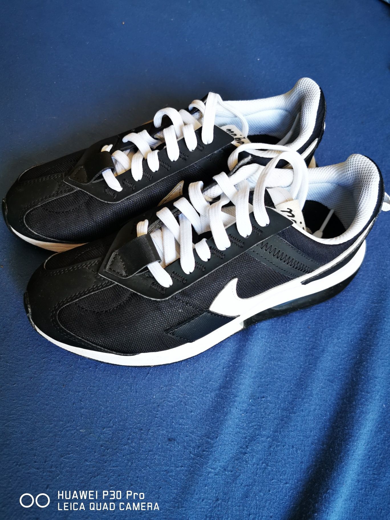 Дамски маратонки Nike