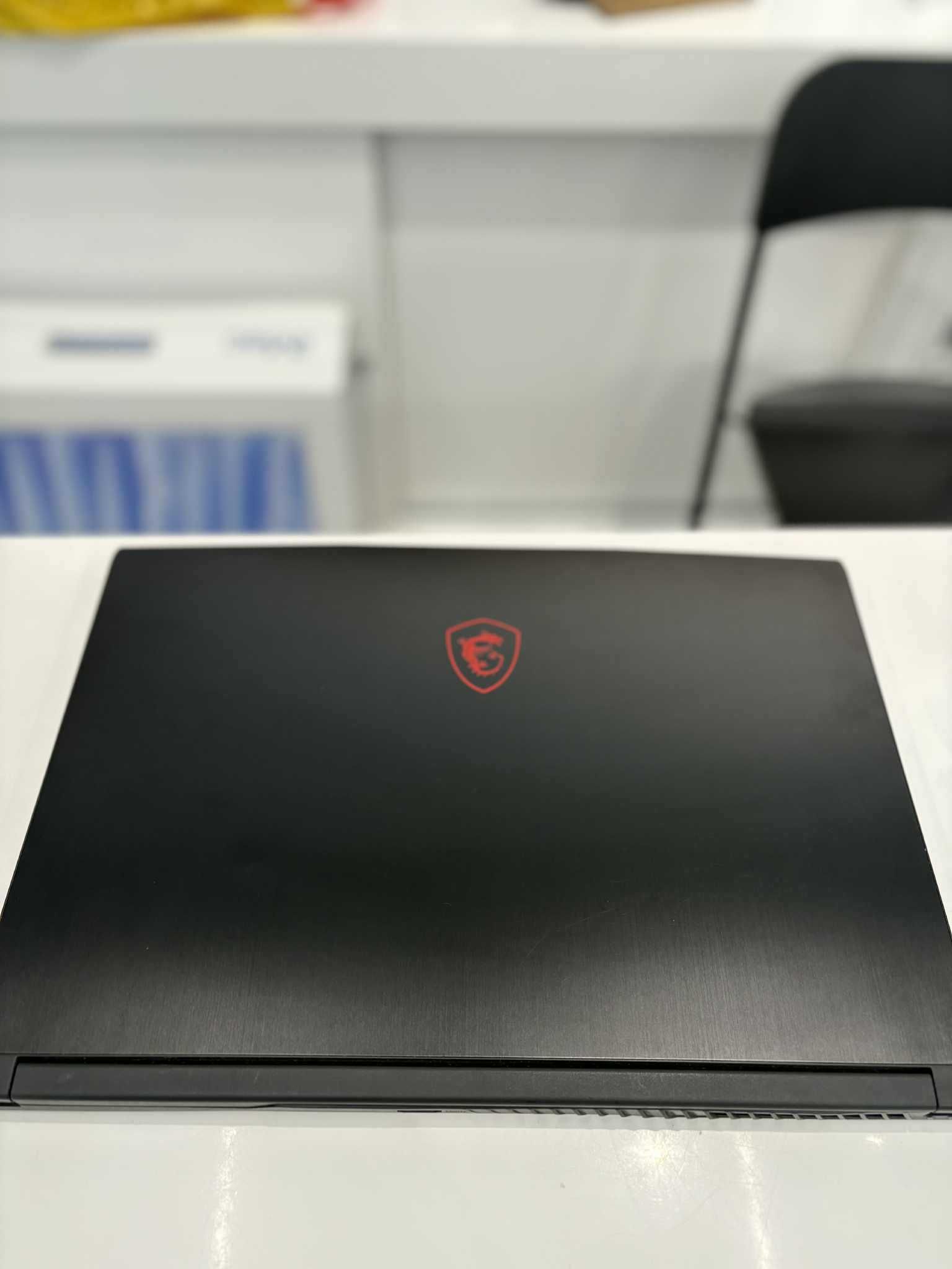 Геймърски лаптоп MSI GF63