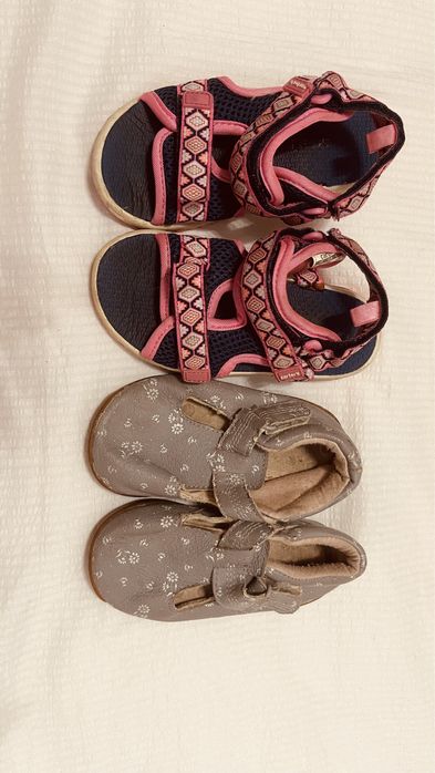 Обувь Carters на 1.5-2 года. 22 и 24 размеры