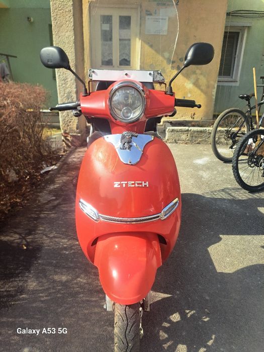 MOPED de vânzare 
ZT-15 
GYÁRTÁSI