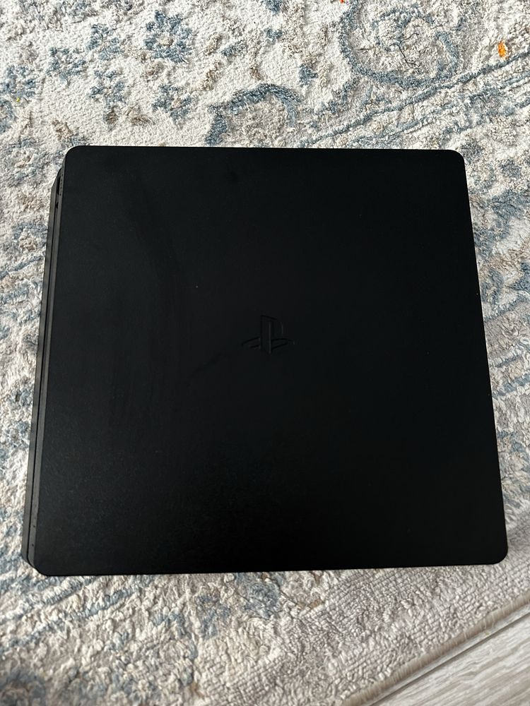 Продается Playstation 4 1TB