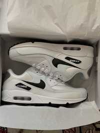 Nike Air Max 90..