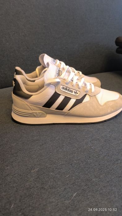 Sneakers Adidas marimea 45.5