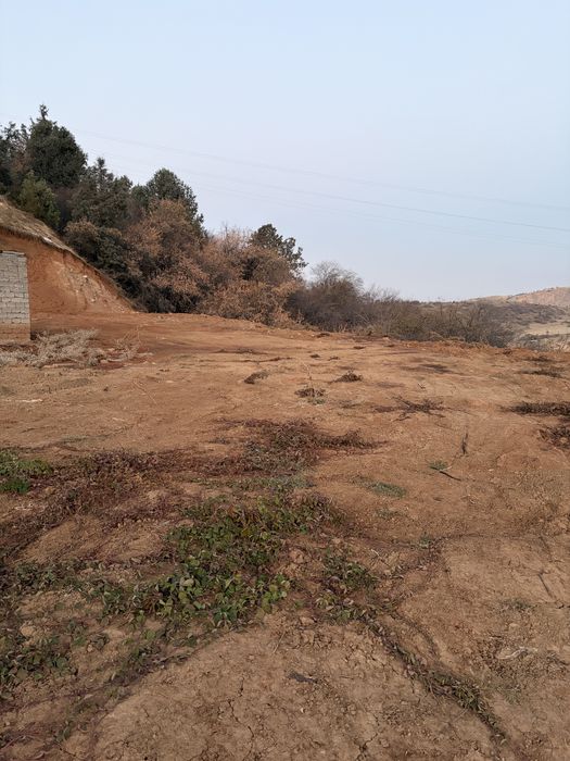 Продаеться земля в Амирсай 12 соток 2 кадастра по 6 соток