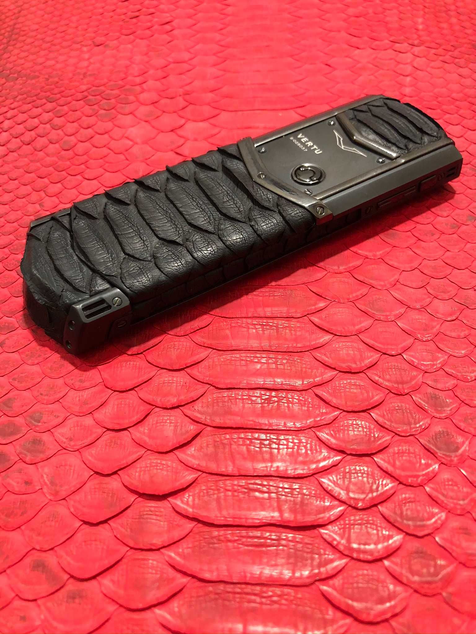 Vertu подмяна на кожите за всички модели