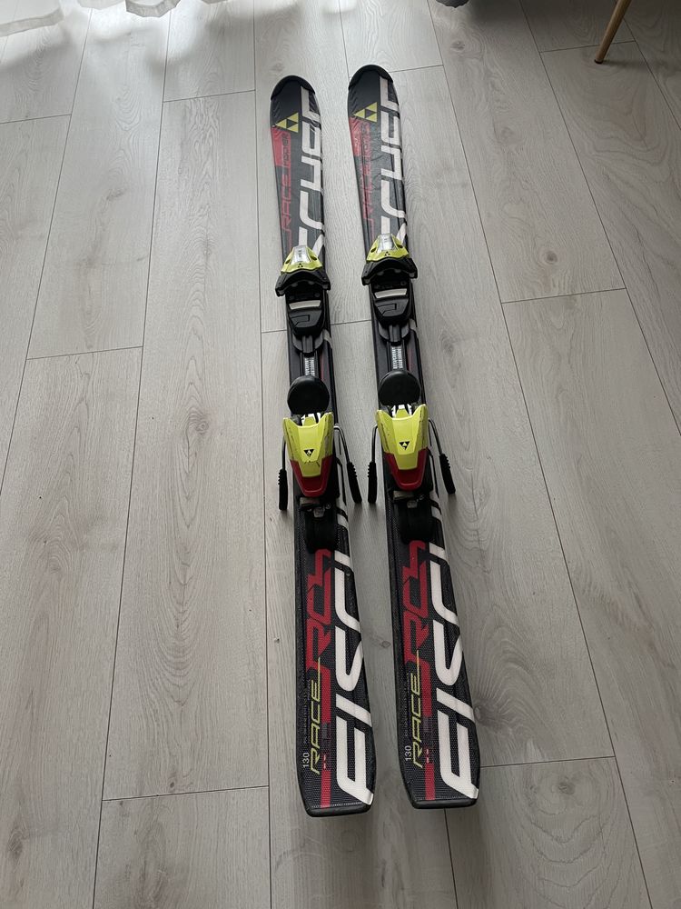 Skiuri Fischer 130 si clapari