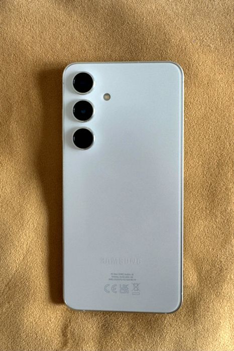 Vand Samsung S24 ,256G + Watch FE