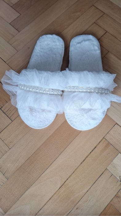 Papuci de casa si halat mireasa