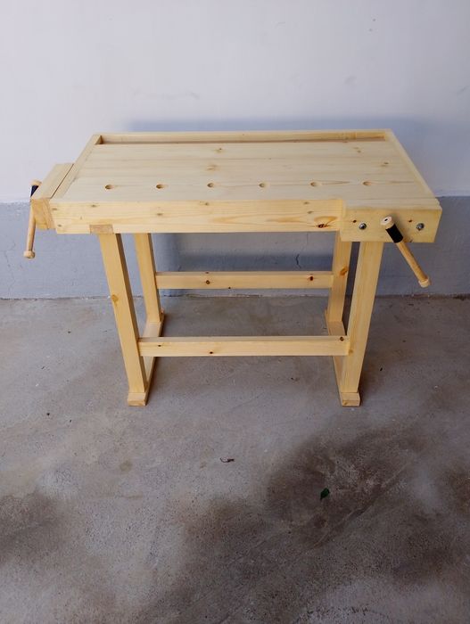 Верстак. столярный верстак. школьная верстак. деревянные верстак.