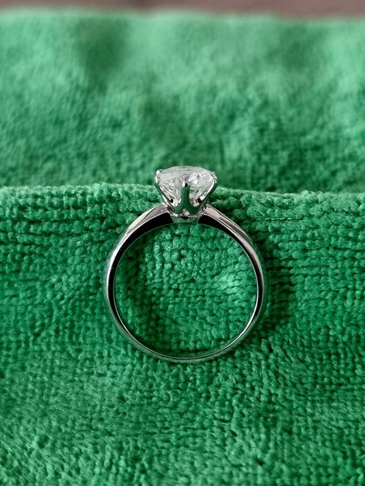 Дамски пръстен модел Tiffany бяло злато с диамант 1.21 карата