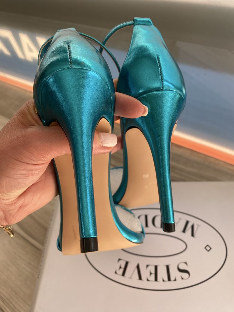 Сандали Steve Madden