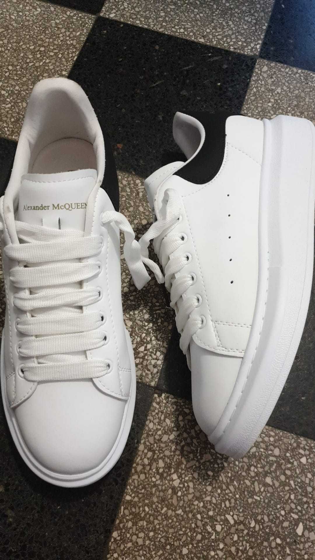 Adidasi McQueen albi din piele dama si barbati