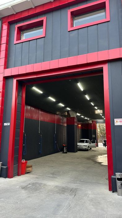 Срочно продается нежилое помещение с большим участком земли