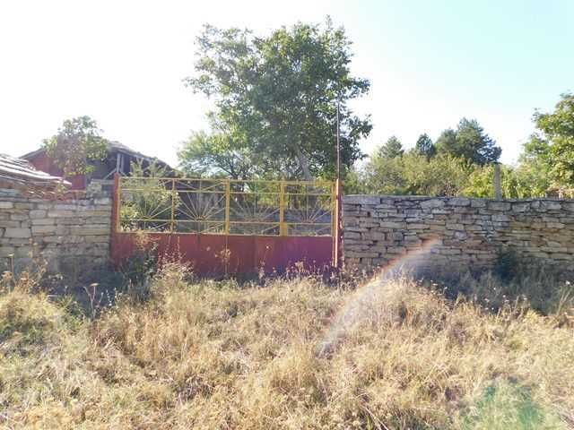 парцел в регулацията на село Момино