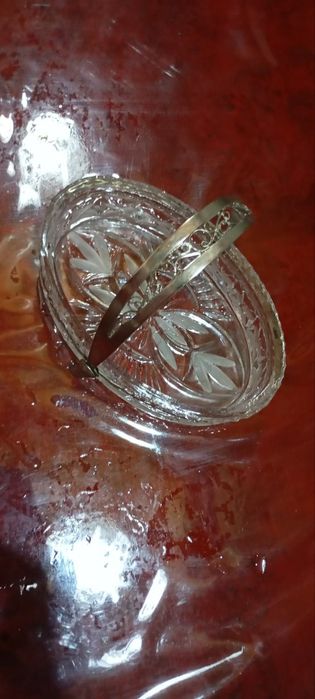 Хрустал сотилади.