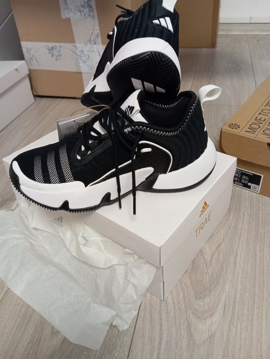 Adidas marime 36(2/3) și 37(1/3)