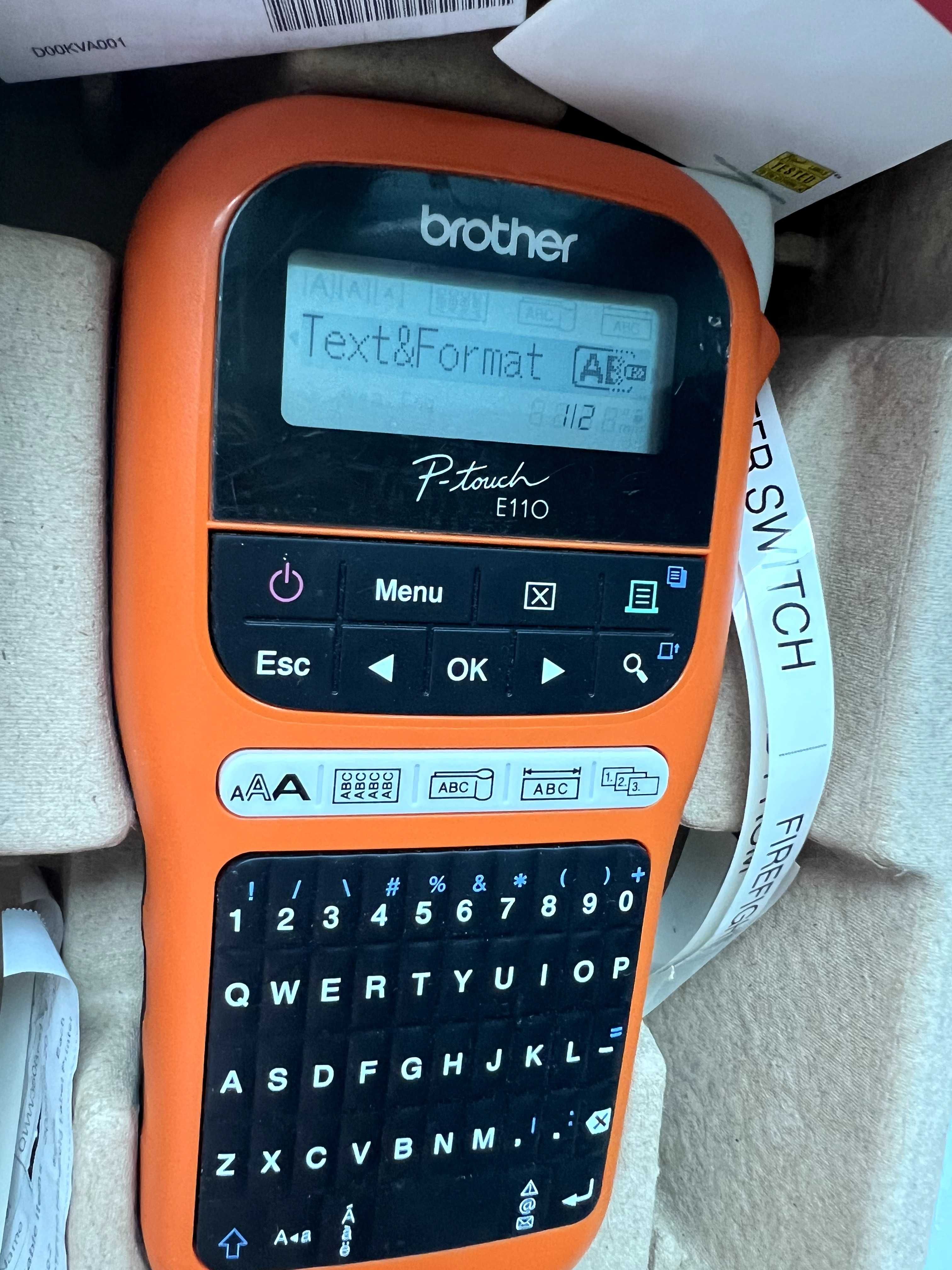 Imprimantă de etichete LCD Brother PT-E110VP