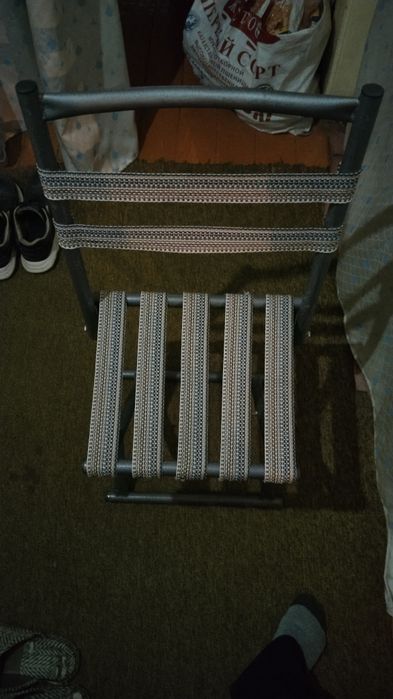 Стул складной удобный.