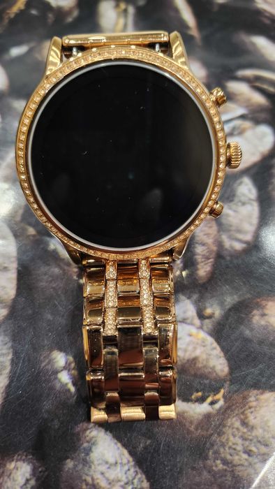 Самски смарт часовник Fossil