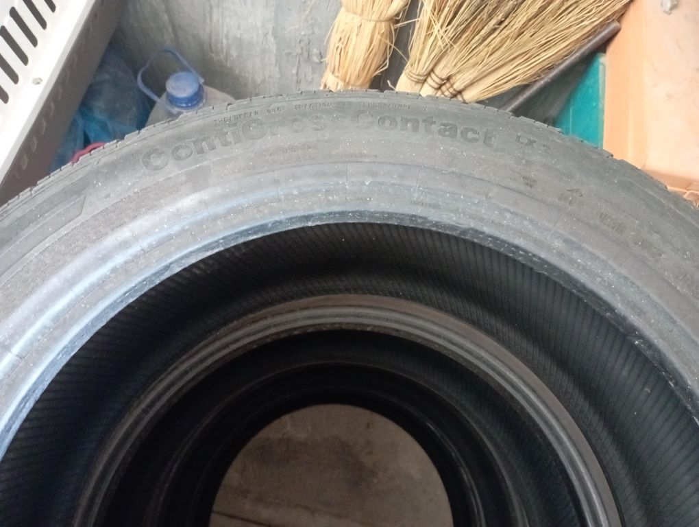 Продаю шины Континенталь 215/50r17