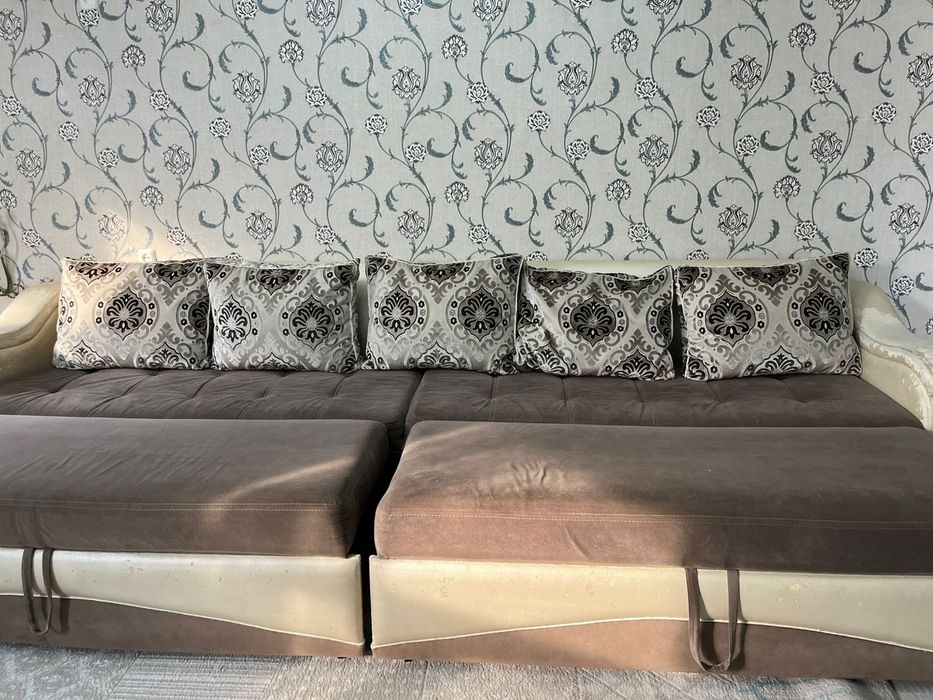 Диван. Б/у. С некоторыми функциями