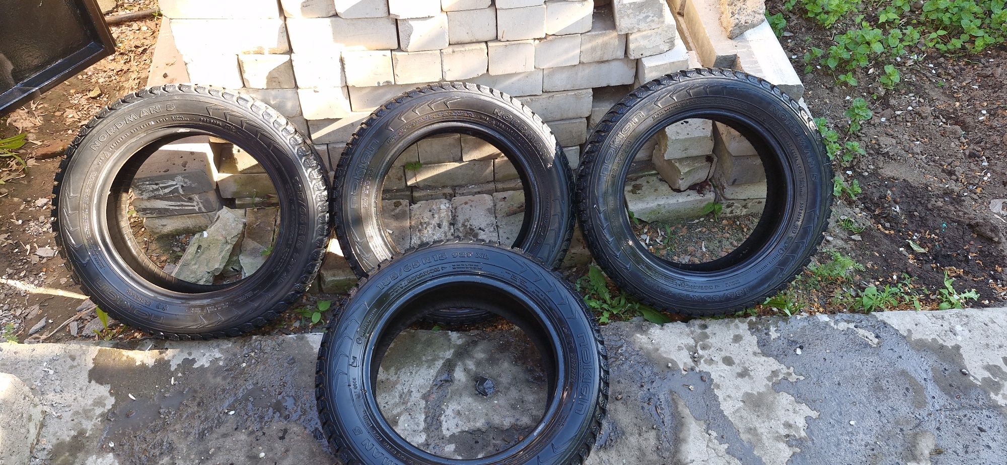 Продам комплект б/у шин Nokian  R15 185/65 R15