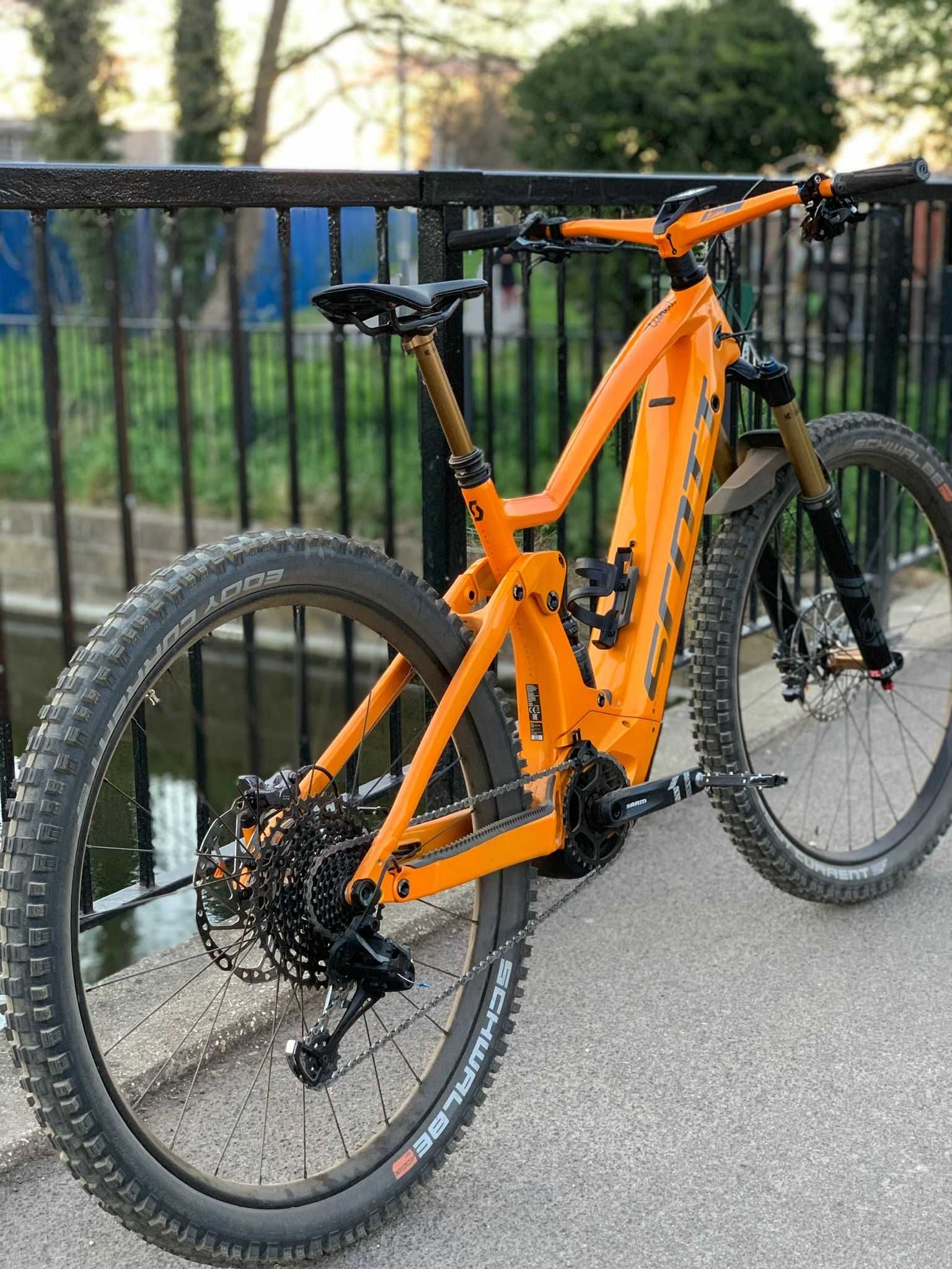 Bicicleta electrica SCOTT Tuned 2022 carbon / Bosch / Full FOX Kashima
