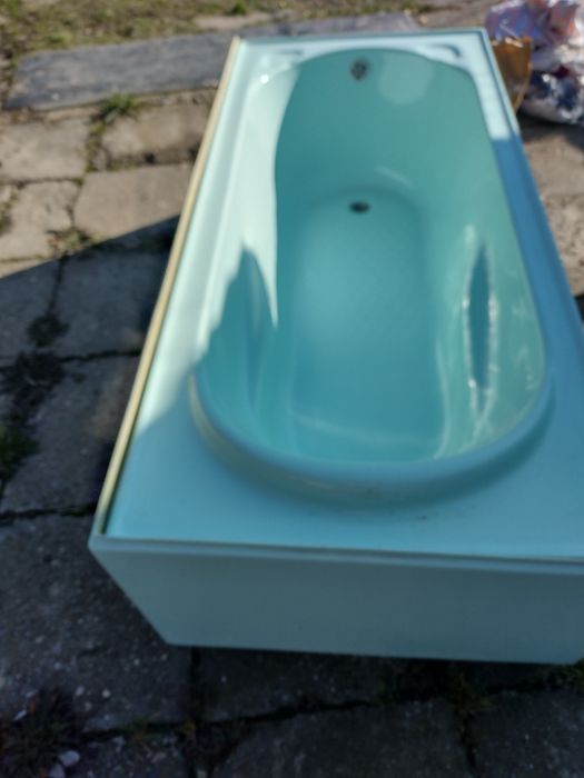 Vând sau schimb cu cabina dușCada de baie 170x75 cm cu conducte pent