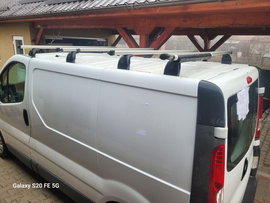 Bari portbagaj cu rola pentru scara