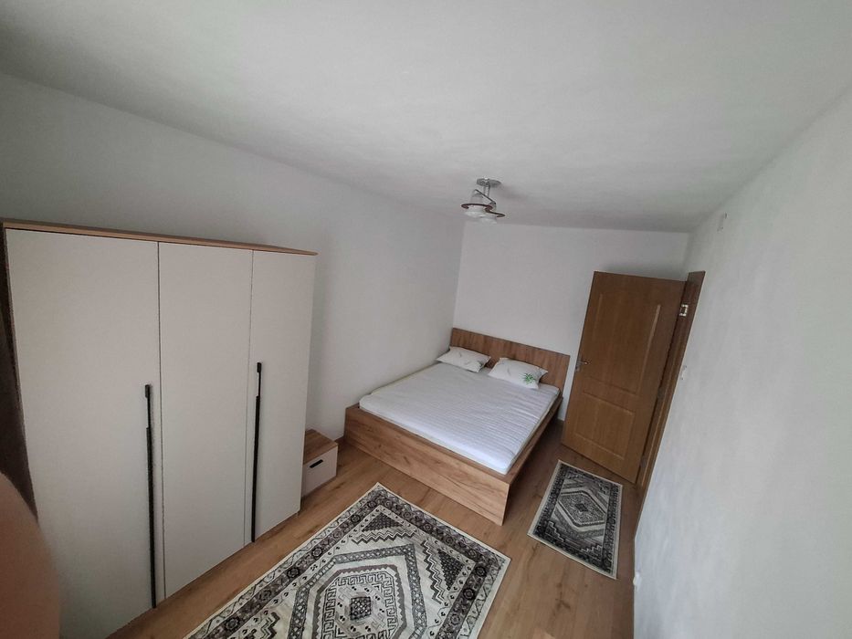 Inchiriez apartament