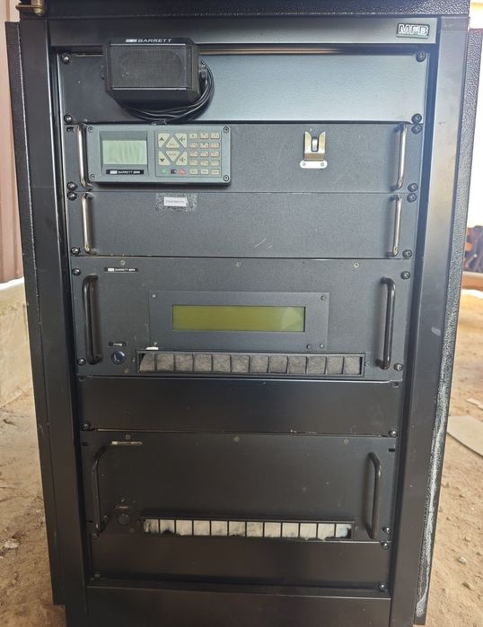 Радиостанция Barrett 2050 полный комплект Усилитель 2075 19" стойка