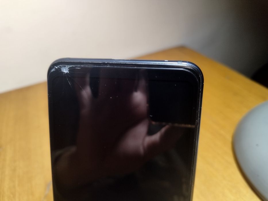 Mi 8 LITE sotiladi 64/4 lik