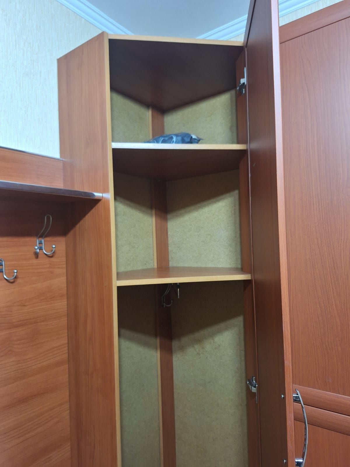 Продам прихожую в