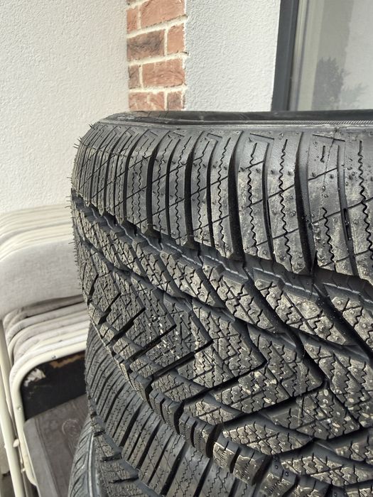 Anvelope iarna 205/55/16 powertrac snowtour pro NOI