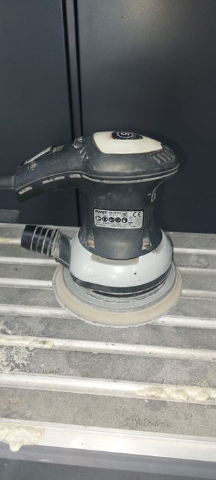 Шлифовальная машинка