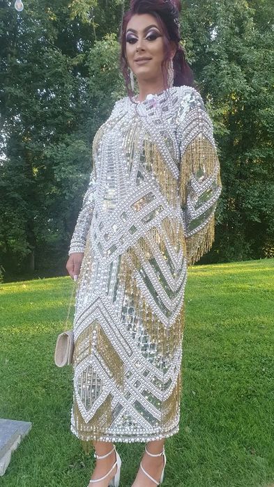 Rochie Asos  purtă este in stare buna cu mici defecte