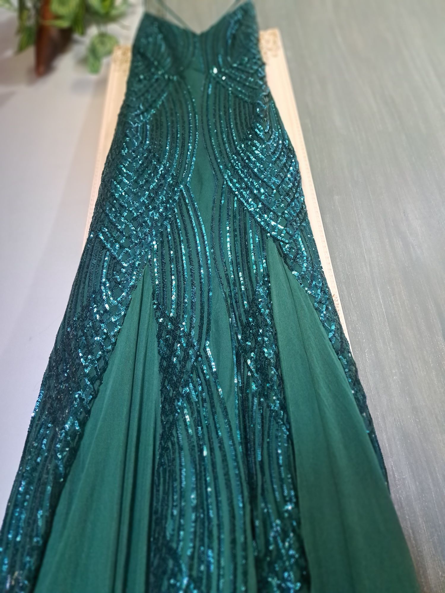 Дълга зелена рокля с пайети Нова с етикет
