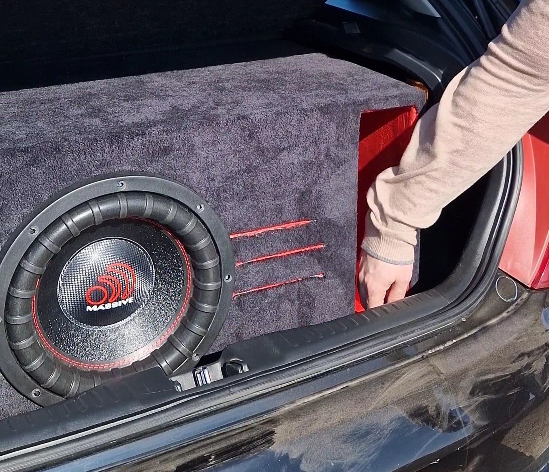 Бас Каса Massive 12" 2000W SPL
